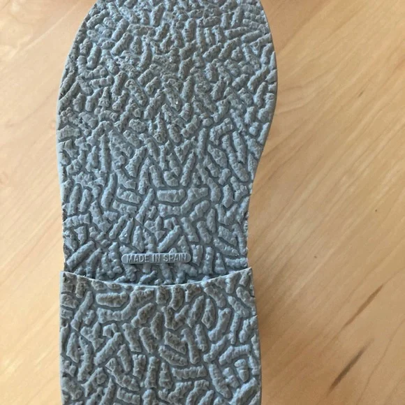 Girl booties size 1 or Euro 32  (Made in Spain) - Picture 3 of 3